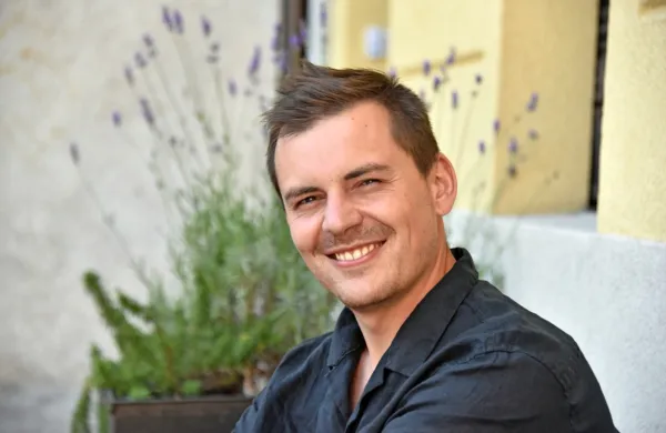Dr. Damjan Popič