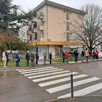 V Ankaranu tolikšna gneča, da so testi pošli že pred 17. uro