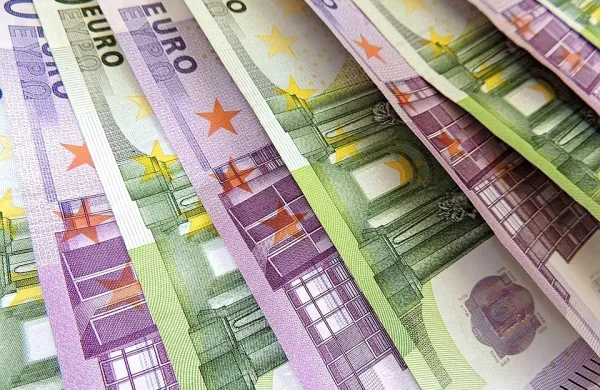 Porabili že polovico denarja za covidne ukrepe