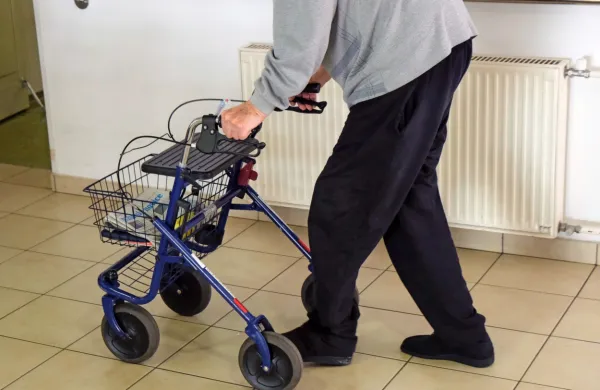  Stanovalci domov starejših po prebolelem covidu-19 potrebujejo 
dodatne storitve, ki pa jih morajo v veliki meri plačati sami.