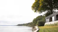 Danski arhitekturno-oblikovalski studio Norm je lani dokončal 
počitniško hišo na obali.
