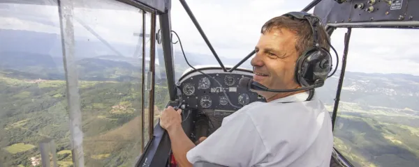 Sandi Škvarč se je že kot otrok navdušil za letala. 
