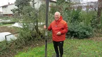 Peter Žigon še hrani smuči,  izdelane zanj leta 1958 v solkanski delavnici Bone  - 
Srebrnič. Na Bovškem  so bile naslednjih šest let  njegove nepogrešljive 
spremljevalke. 

 