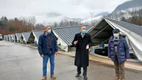 Minister Jože Podgoršek (v sredini) se je seznanil s problematiko, 
prav veliko  pa ni  obljubljal. 