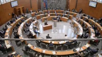 Po neuspelem poskusu konstruktivne nezaupnice bodo pred 
poslanci kmalu razprave in glasovanja o interpelaciji o delu 
ministrov.
