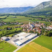 V podjetju Šraml so do zdaj izdelali 15.000 naprav, ki so jih prodali 
v več kot 70 držav po vsem svetu.