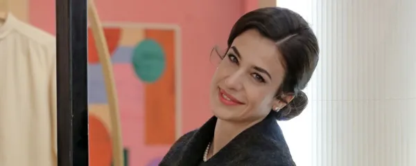 Lara Komar je povsem nepričakovano dobila  vlogo v peti sezoni 
italijanske nadaljevanke Il Paradiso delle Signore 
(Ženski raj).