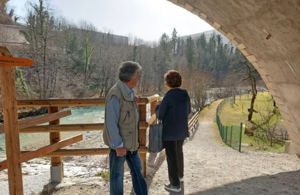 Po poti ob Tolminki se že zdaj sprehaja veliko ljudi, ko bo  
dokončana, bodo po njej vodili tudi organizirane skupine. 