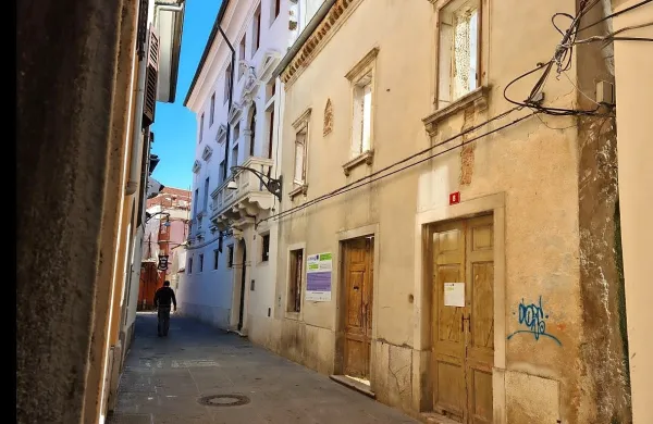 Delno porušeno nekdanjo palačo v Ulici OF bodo obnovili in vanjo 
umestili muzej italijanske skupnosti.