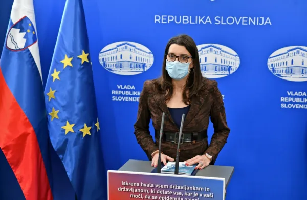 Ministrica za izobraževanje, znanost in šport Simona Kustec
