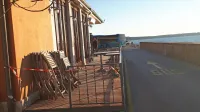 Gostinci nestrpno čakajo odprtje lokalov in že iščejo kader. 