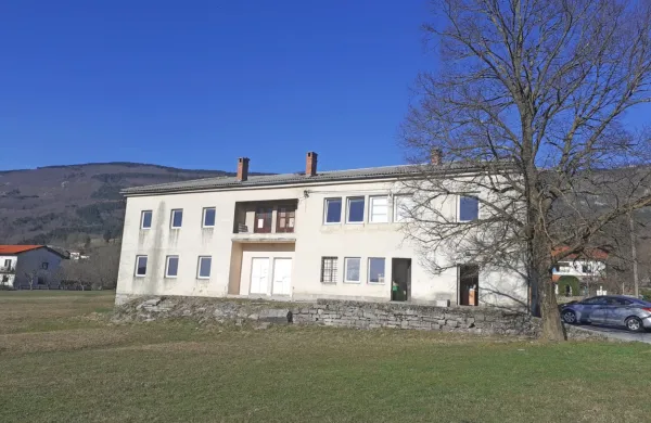 Obnovo vaškega doma bo sofinanciralo tudi ministrstvo za obrambo, saj bo del občasno na voljo tudi 
vojakom.