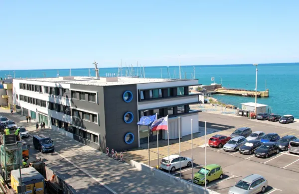 Ministrstvo je že dvakrat iskalo prostore, ki jih v Kopru lahko 
ponudi samo nova stavba koprske marine.