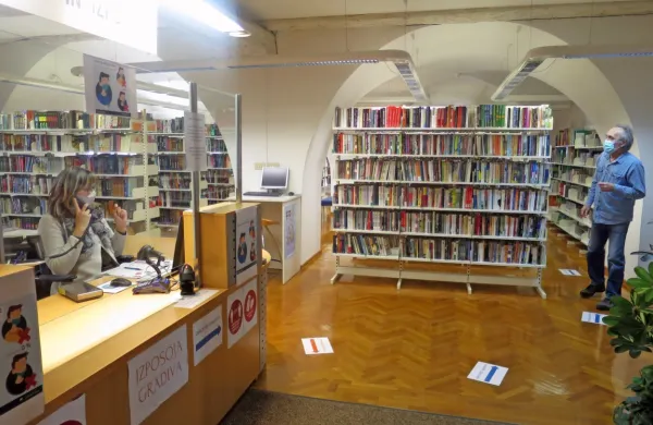 Za razliko od svetnikov občine, občani Mestno knjižnico zelo cenijo. Mladi jo  razumejo celo kot najpomembnejši kulturni zavod v občini. 