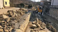 Strugo Glinščice, ki se vije skozi vas Klanec, in njen levi pritok 
utrjuje državni koncesionar VGP Drava Ptuj.
