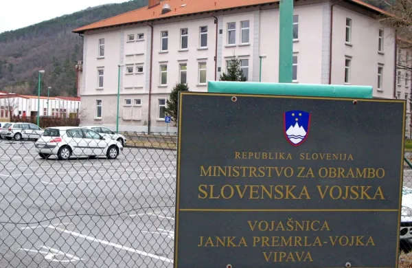 Za svoje stavbe in zemljišča v Vipavi bo nadomestilo po novem 
plačevalo tudi ministrstvo za obrambo. 
