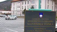 Za svoje stavbe in zemljišča v Vipavi bo nadomestilo po novem 
plačevalo tudi ministrstvo za obrambo. 