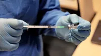 V večjih primorskih zdravstvenih domovih trenutno povečini še 
vedno cepijo proti covidu-19 starejše od 75 let.