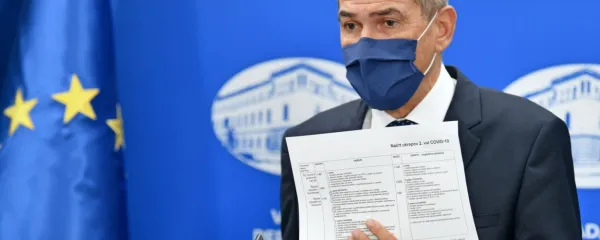 Janez Janša je s svojo ekipo v vladni palači natančno eno leto.
