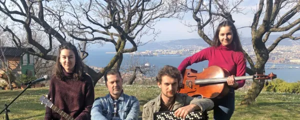 Ivo Tull je ponosen na svoj “podmladek”: (z leve) starejša hčerka 
Andreja, nečak Mitja in mlajša hčerka Jana.