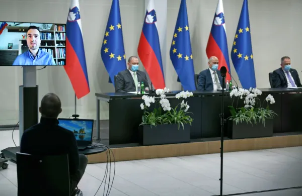 V dobrem letu do rednih volitev na vladi napovedujejo izvedbo ključnih reform, ki so jih zapisali v koalicijsko pogodbo. 