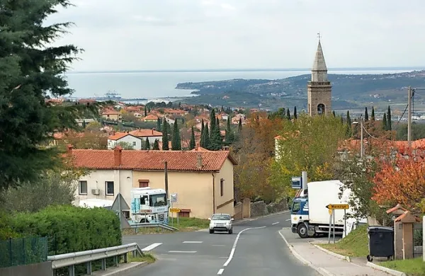 Prebivalci na   območju od Prad do Sv. Antona so februarja in 
marca kar štirikrat za dalj časa ostali brez električne energije.