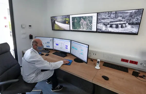 Informacijsko tehnologijo v nadzornem centru  vseskozi posodabljajo.    