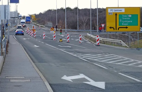 Gradili bodo krožišče, ceste bodo zaprte