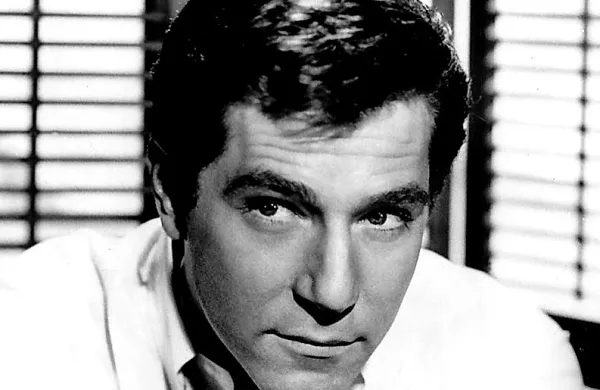 V 88. letu starosti je v torek zaradi zapletov pri srčni operaciji umrl 
ameriški igralec George Segal, ki je soustvarjal filmsko in televizijsko sceno šest desetletij. (Foto vir: Wikipedia)