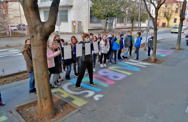Dvakrat obhodili Zemljo in objeli šolo