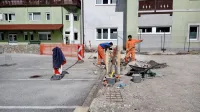 Zid so gradili še nekaj dni po sprejemu sklepa OS  na najbolj problematični ožini za urgentni prehod.   