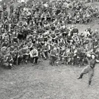 Plesalka in partizanka Marta Paulin - Brina je septembra leta 1943 na Mašunu po prisegi borcev 
Rabske brigade uprizorila svoj modernistični ples - in se vpisala v gledališko zgodovino.   