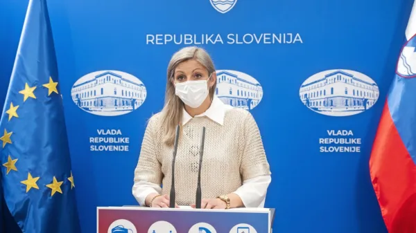 Državna sekretarka na ministrstvu za gospodarski razvoj in 
tehnologijo Ajda Cuderman