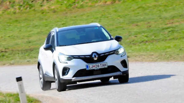 Renault captur je svojevrstna SUV evolucija clia. V naboru 
pogonskih različic zdaj najdemo tudi možnost priključno hibridnega pogona.