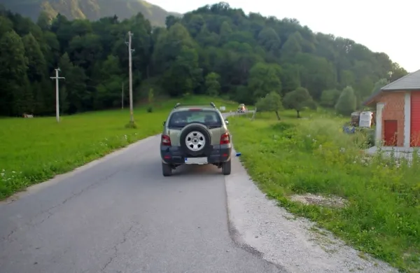 Lani julija je starejša pešakinja v naselju Svino utrpela hude 
poškodbe zaradi silovitega trka avtomobila, ki ga je vozil 50-letni 
domačin. Po nesreči je napihal več kot dva promila.