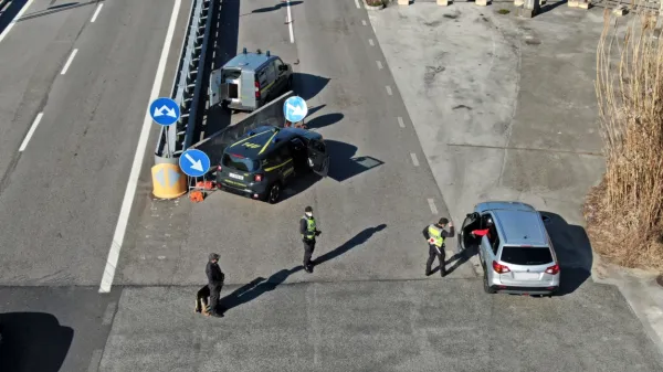 Preiskavo o davčnem vrtiljaku je vodila tržaška finančna policija, 
usklajevalo pa jo je neapeljsko državno tožilstvo.