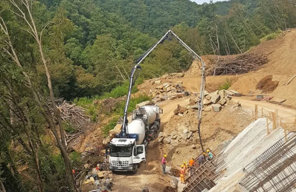 Fabio Scoccimarro, ki je v deželni vladi pristojen za okolje,  svari 
pred nevarnostjo, da bi podzemni predori, predvideni v projektu 
gradnje drugega tira,  povzročili izsušitev reke Glinščice in Osapske 
reke.