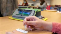 Samotestiranje v Veliki Britaniji že več časa uporabljajo v šolah in 
doma, prav tako v Avstriji.