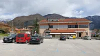 Parkirišče Letališče je po uvedbi parkirnine skoraj prazno ... 