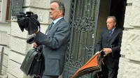 Vrhovno  sodišče   je ugotovilo, da so na višjem sodišču v Ljubljani  
ob presoji pritožb   Vojteha Volka (desno), njegovega sina in zeta 
oziroma njihove obrambe napačno odločili.  