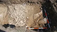 Arheologi idrijskega podjetja Avgusta so med predhodnimi arheološkimi raziskavami naleteli na ostanke trase rimske ceste.
