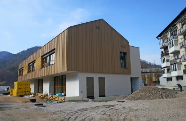 Ogromen  vrtec bo imel le šest oddelkov, a naj bi omogočil bolj 
racionalno organizacijo za spodnjeidrijske in tudi idrijske otroke.