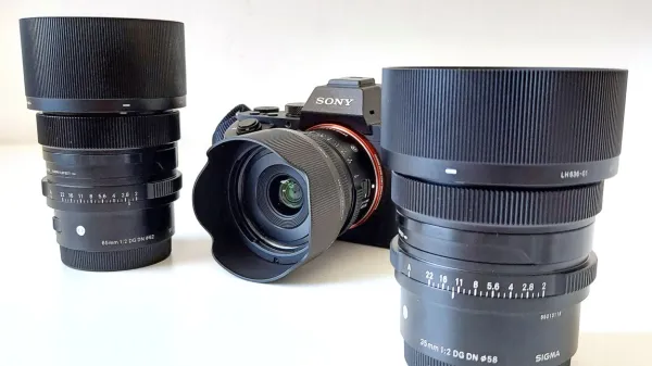 Set treh objektivov smo preizkusili z nastavkom za Sony E. 