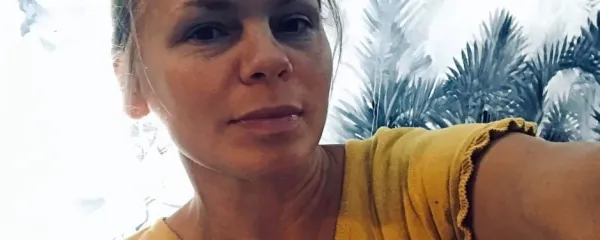  Katja Burlina svoj navdih izraža tudi v podobah iz volne ter 
litografijah v lesu.
