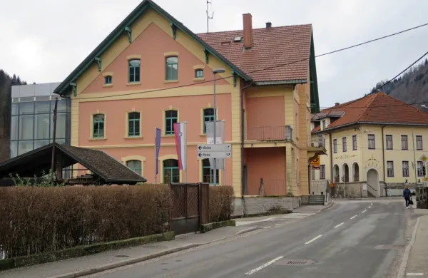 Občina je z brezplačnim internetom  v  omrežju WiFi4EU pokrila 
celotno središče Cerknega.