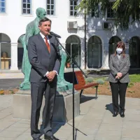 Pahor in grška predsednica v Kopru odkrila klop prijateljstva