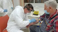Osebje sežanskega zdravstvenega doma je letos že drugič v krvi 
zaposlenih v šepuljskem obratu Krasa ugotavljalo protitelesa.