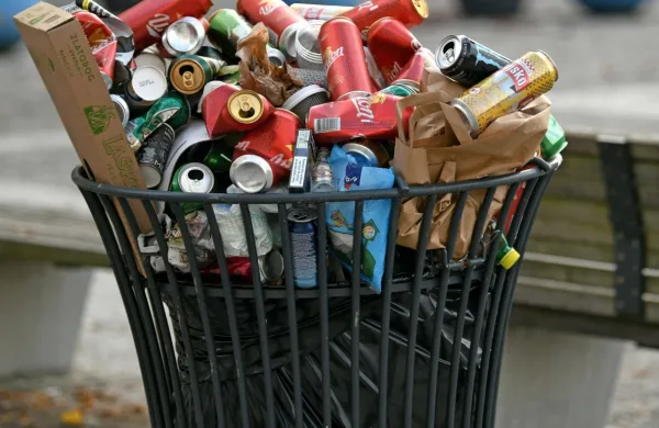 Tudi koši na prostem se hitro napolnijo.