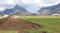 Prvi del komunalnega omrežja bodo na letališču dokončali do 
začetka junija.  