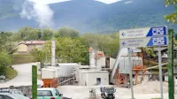 Na včerajšnjem svetu severnoprimorske regije, ki mu predseduje 
bovški župan Valter Mlekuž, so se   župani v zadnji točki  seznanili 
tudi s problematiko asfaltne baze v Vrtojbi.